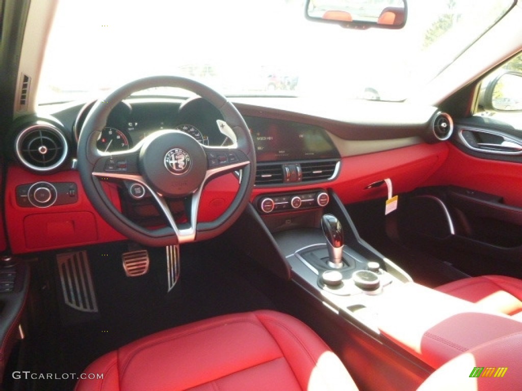 Red Interior 2017 Alfa Romeo Giulia AWD Photo #119402234