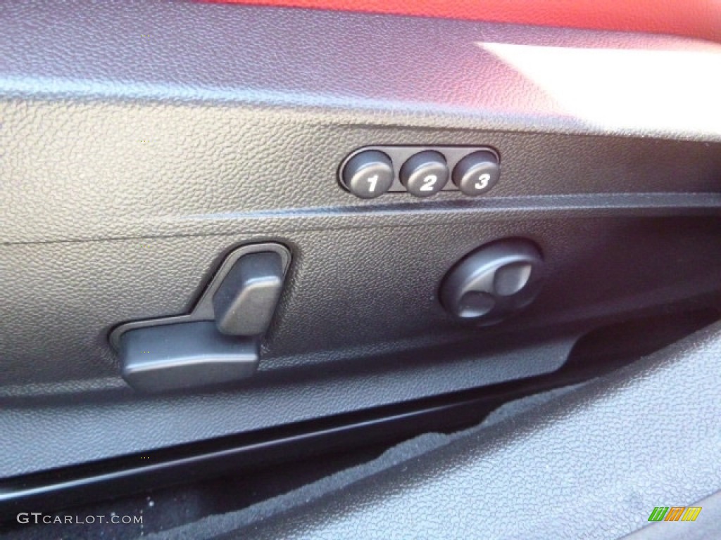 2017 Alfa Romeo Giulia AWD Controls Photo #119402315