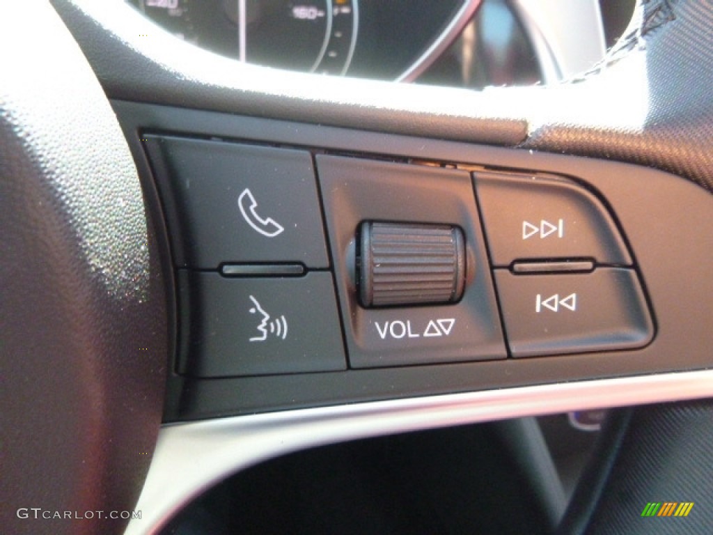 2017 Alfa Romeo Giulia AWD Controls Photo #119402372