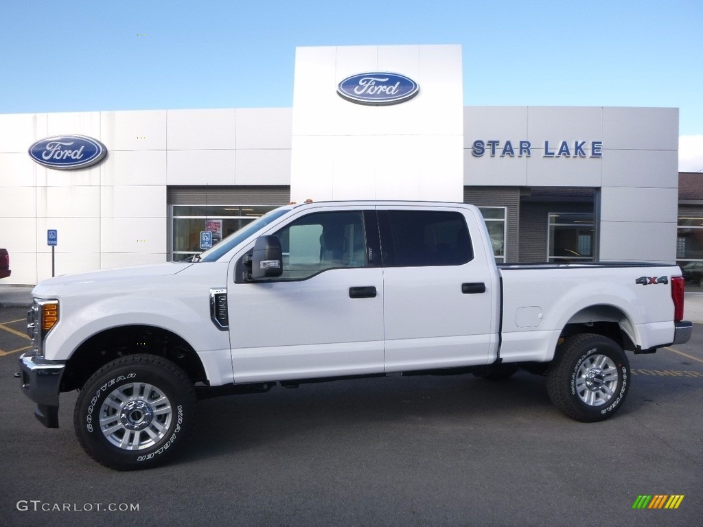 2017 F250 Super Duty XLT Crew Cab 4x4 - Oxford White / Medium Earth Gray photo #1