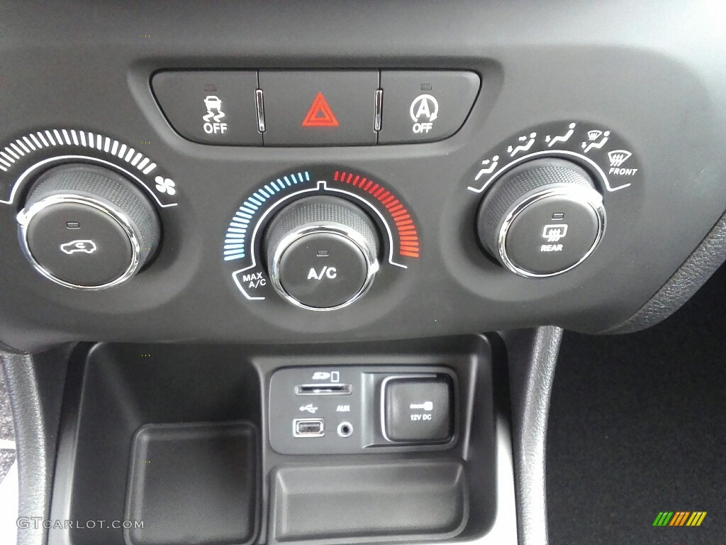 2017 Jeep Cherokee Altitude Controls Photos