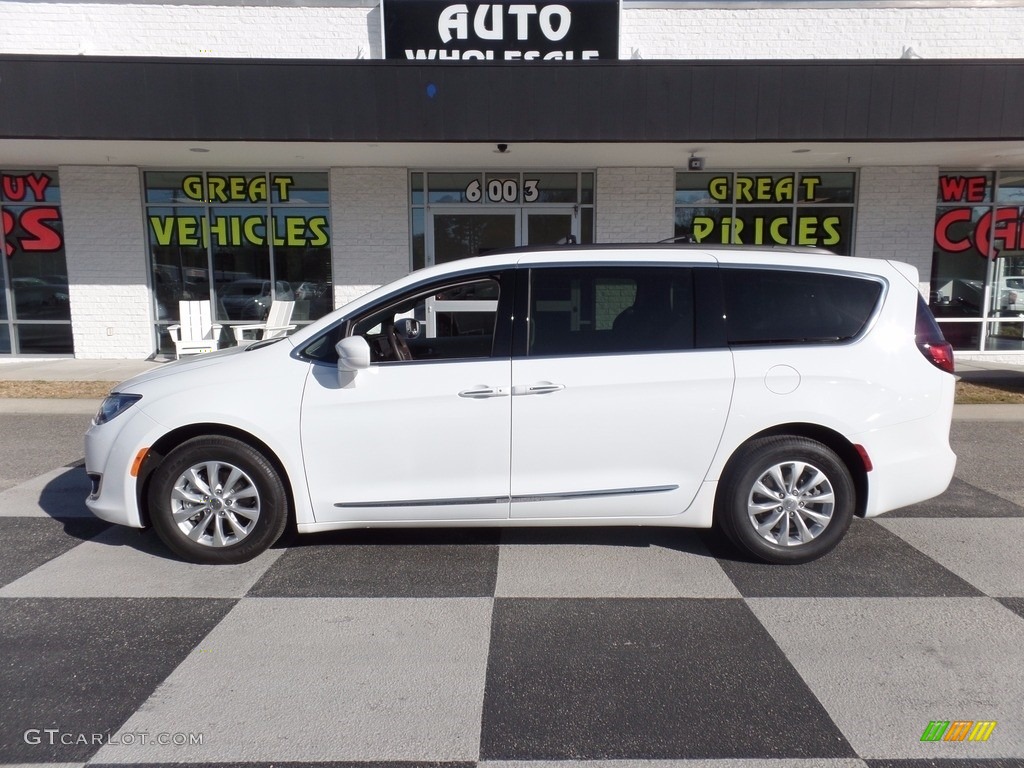 2017 Pacifica Touring L - Bright White / Cognac/Alloy/Toffee photo #1