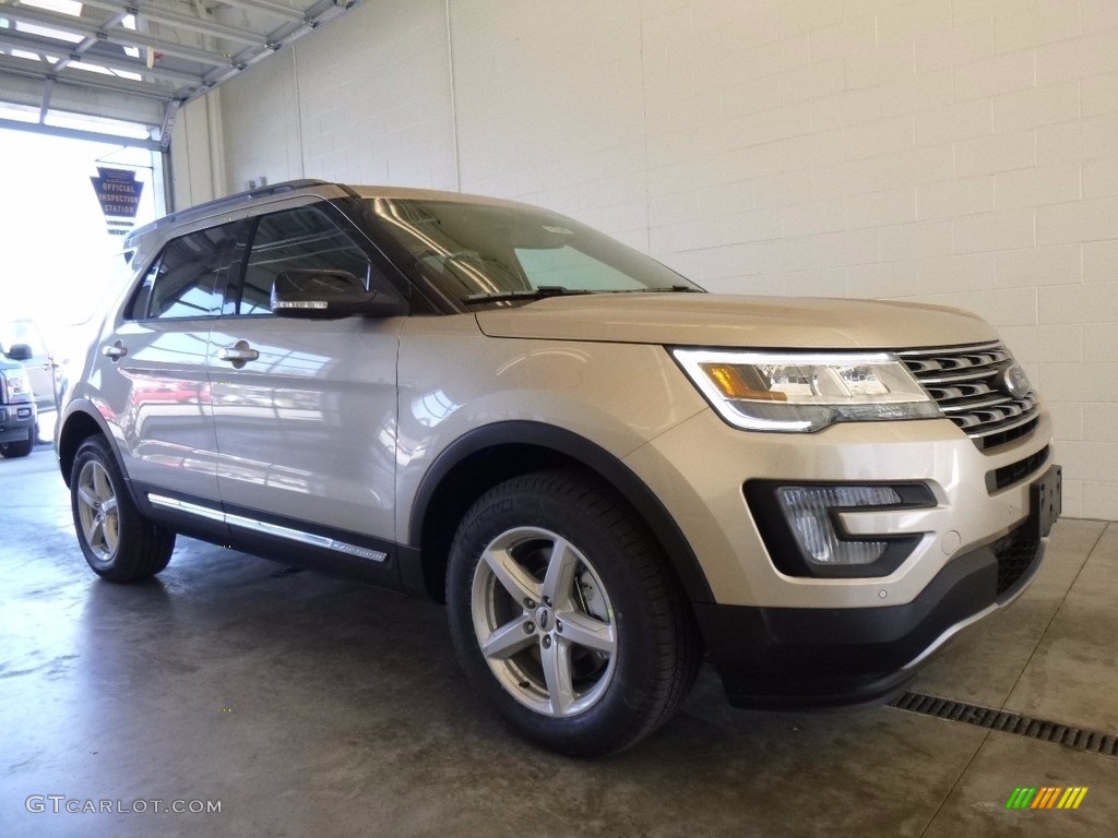 2017 Explorer XLT 4WD - White Gold / Ebony Black photo #1