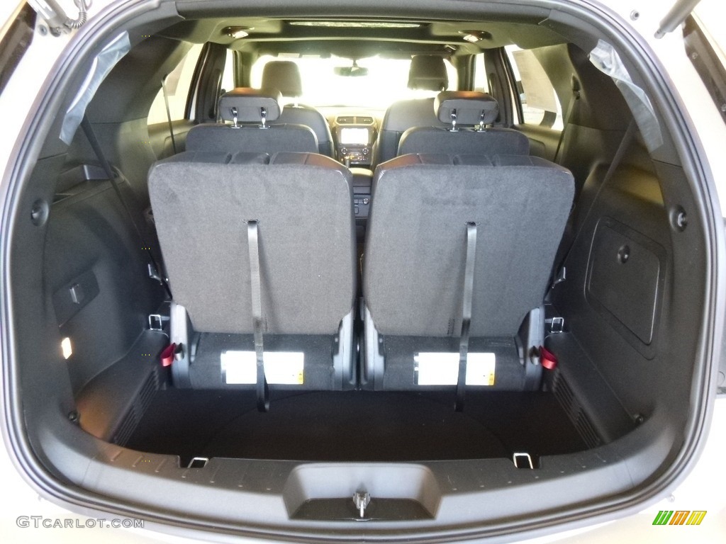 2017 Explorer XLT 4WD - White Gold / Ebony Black photo #3