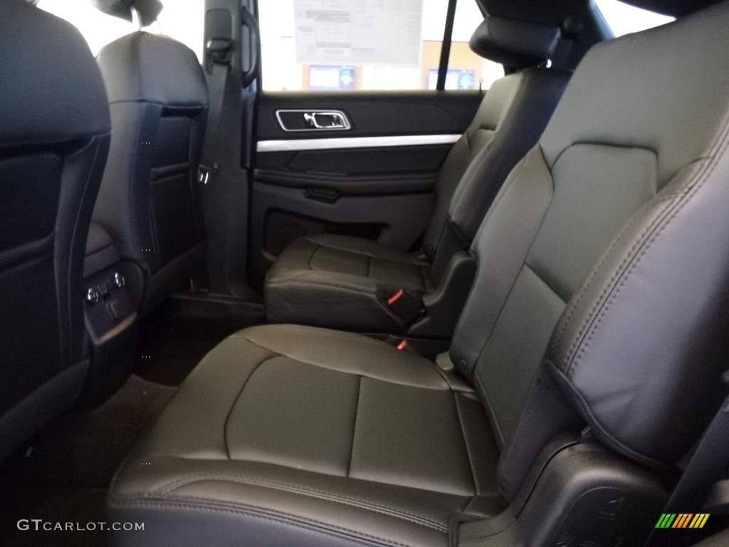 2017 Explorer XLT 4WD - White Gold / Ebony Black photo #8