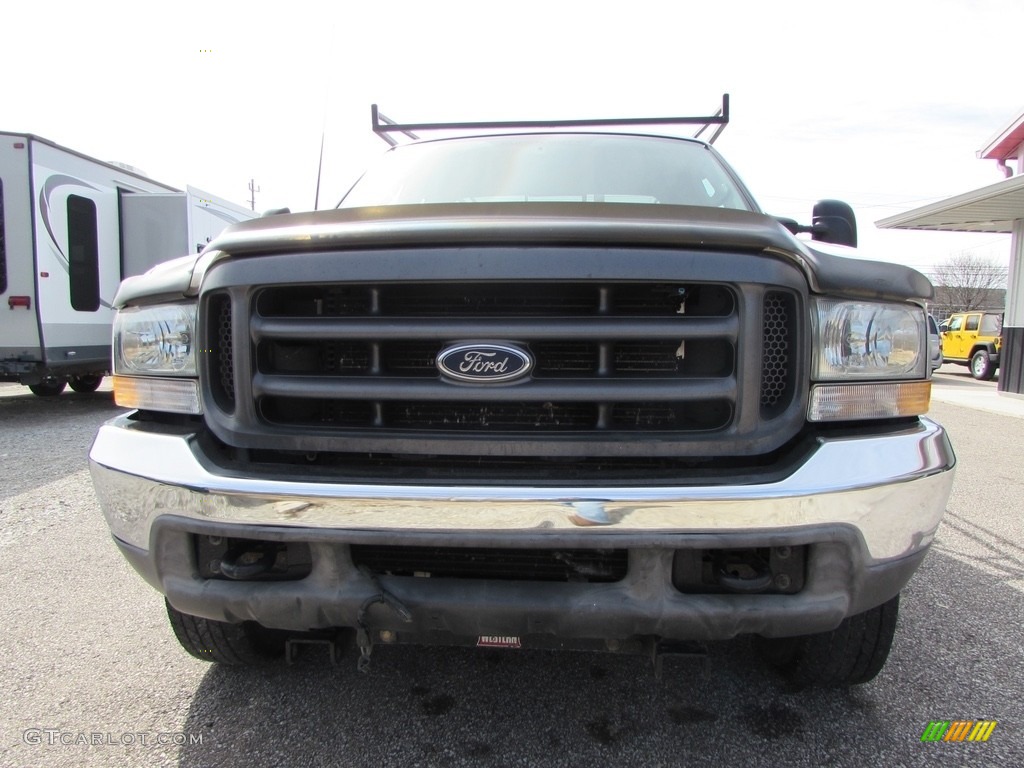 2003 F250 Super Duty XL SuperCab 4x4 - Oxford White / Medium Flint Grey photo #3