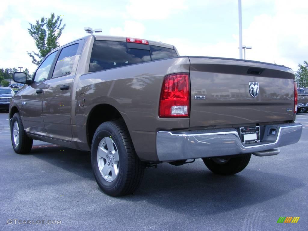 2009 Ram 1500 SLT Crew Cab - Austin Tan Pearl / Light Pebble Beige/Bark Brown photo #2