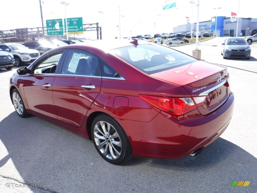 2011 Sonata SE 2.0T - Venetian Red / Gray photo #7