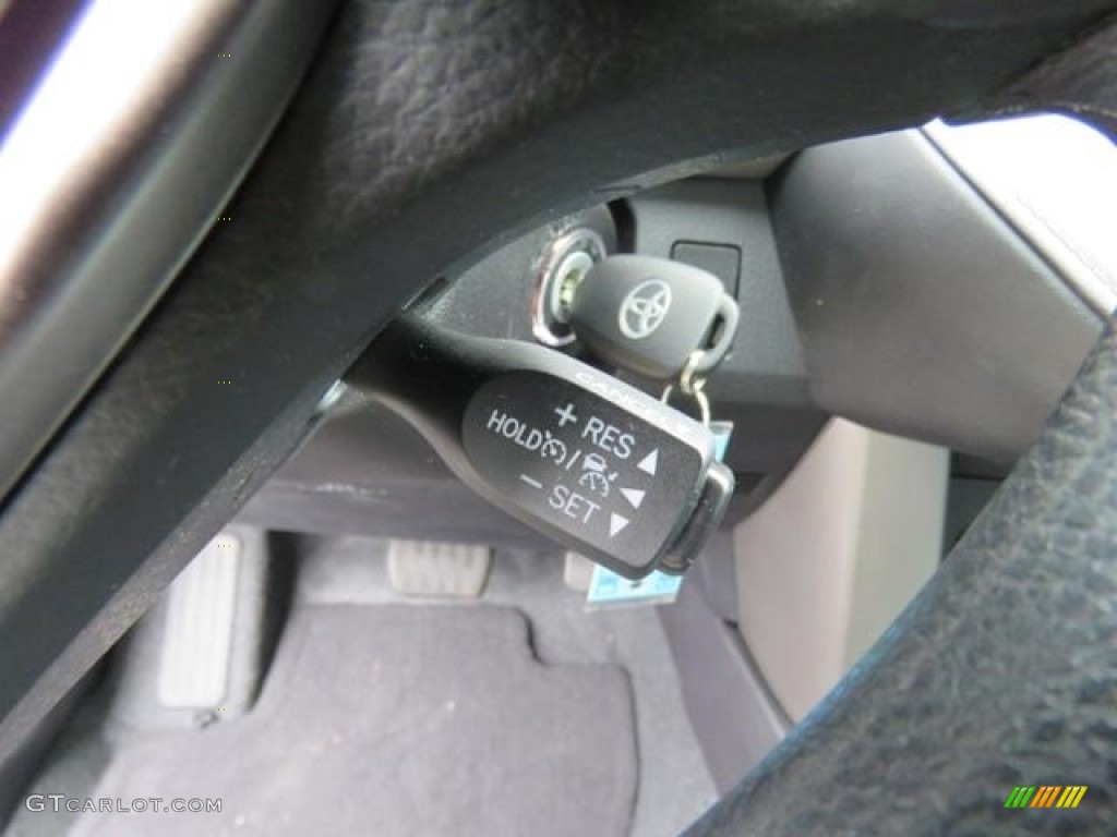 2017 RAV4 LE - Magnetic Gray Metallic / Black photo #15