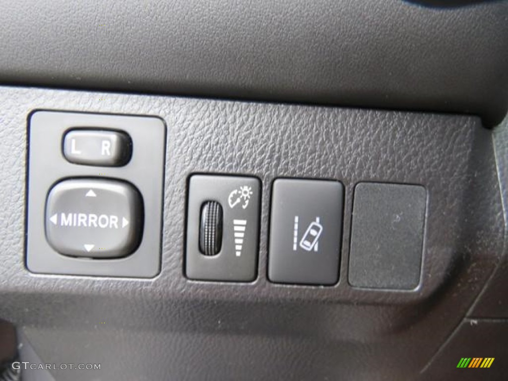 2017 RAV4 LE - Magnetic Gray Metallic / Black photo #19