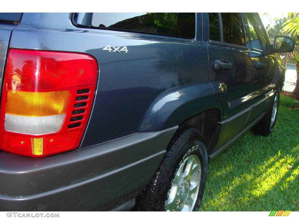 2001 Grand Cherokee Laredo 4x4 - Steel Blue Pearl / Taupe photo #35