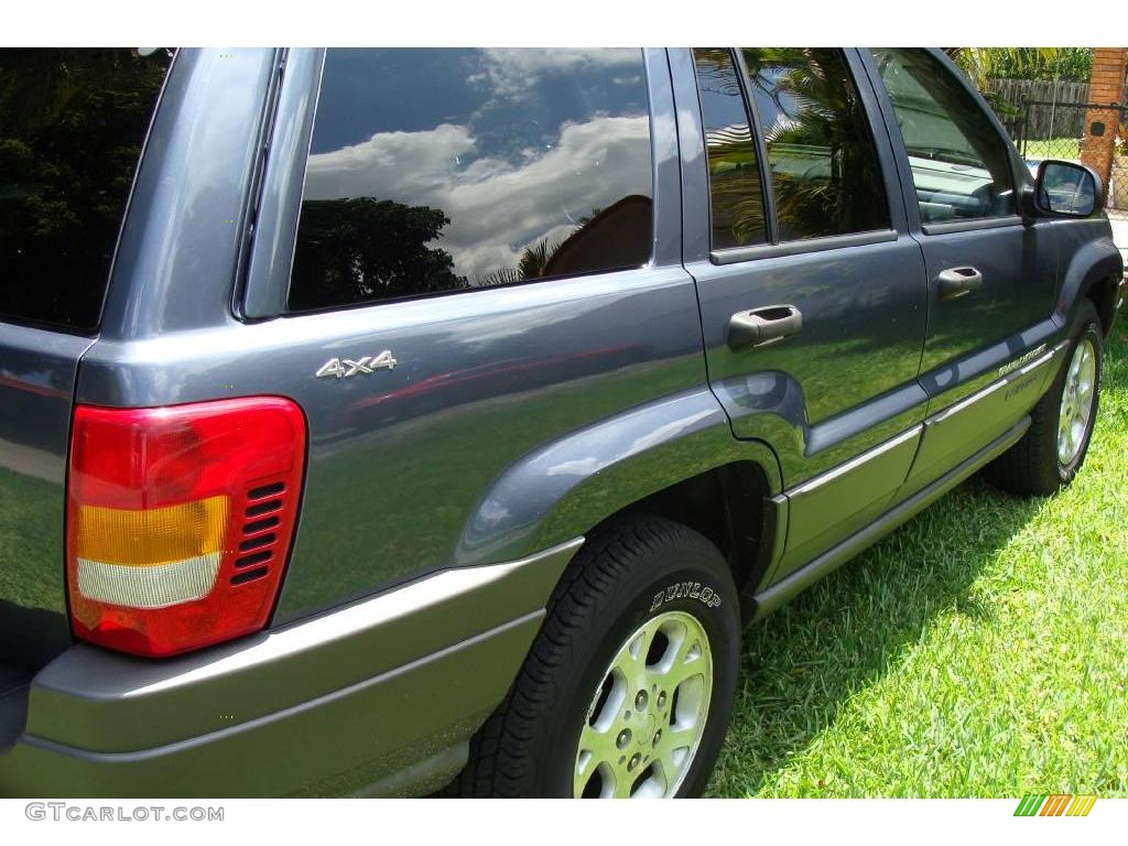 2001 Grand Cherokee Laredo 4x4 - Steel Blue Pearl / Taupe photo #50