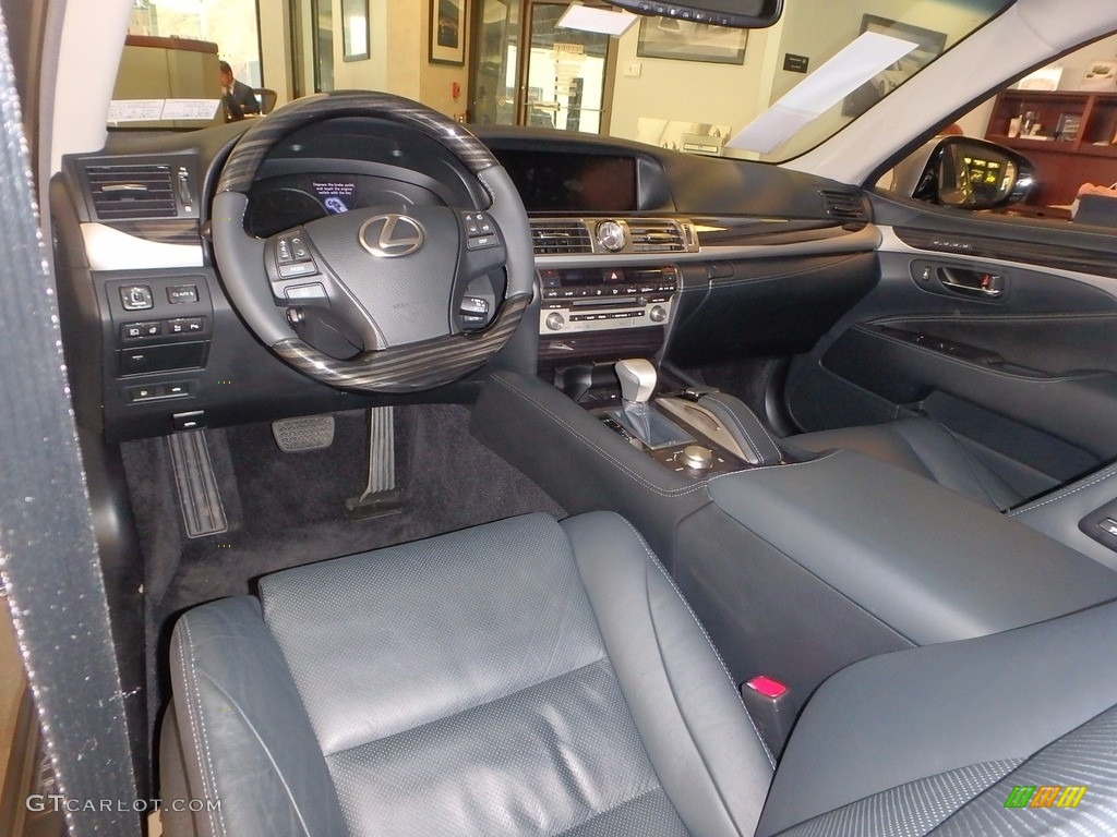 2017 LS 460 AWD - Atomic Silver / Black photo #8