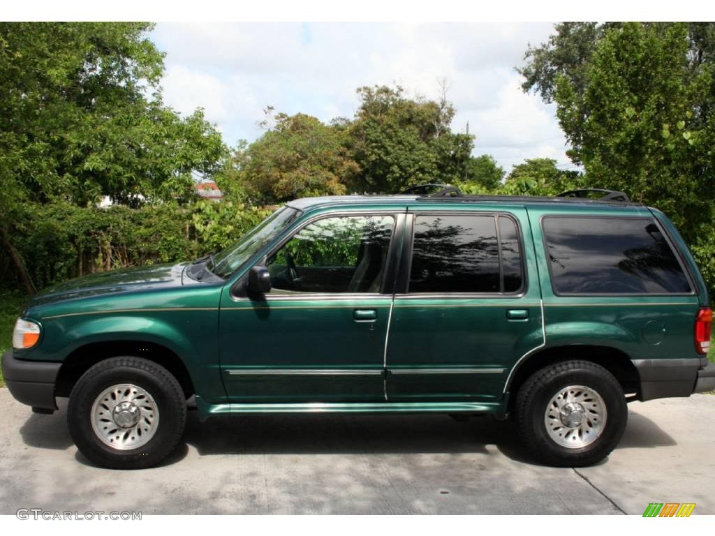 2001 Explorer XLS - Tropic Green Metallic / Medium Prairie Tan photo #2
