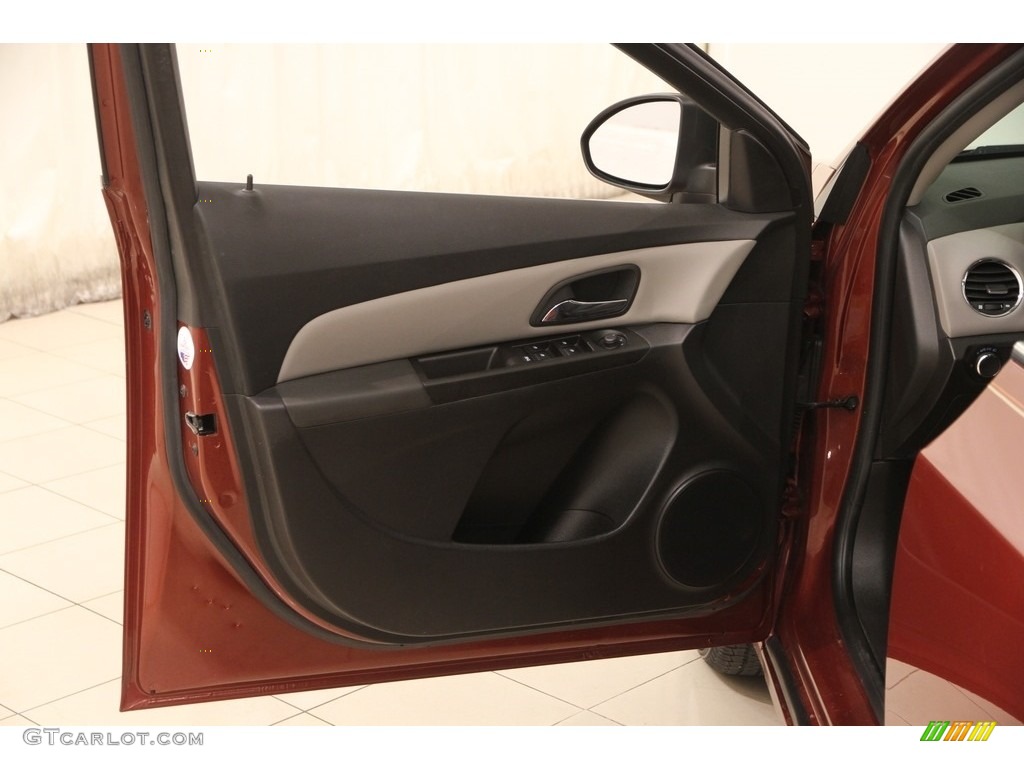 2012 Cruze LS - Autumn Red Metallic / Jet Black/Medium Titanium photo #4