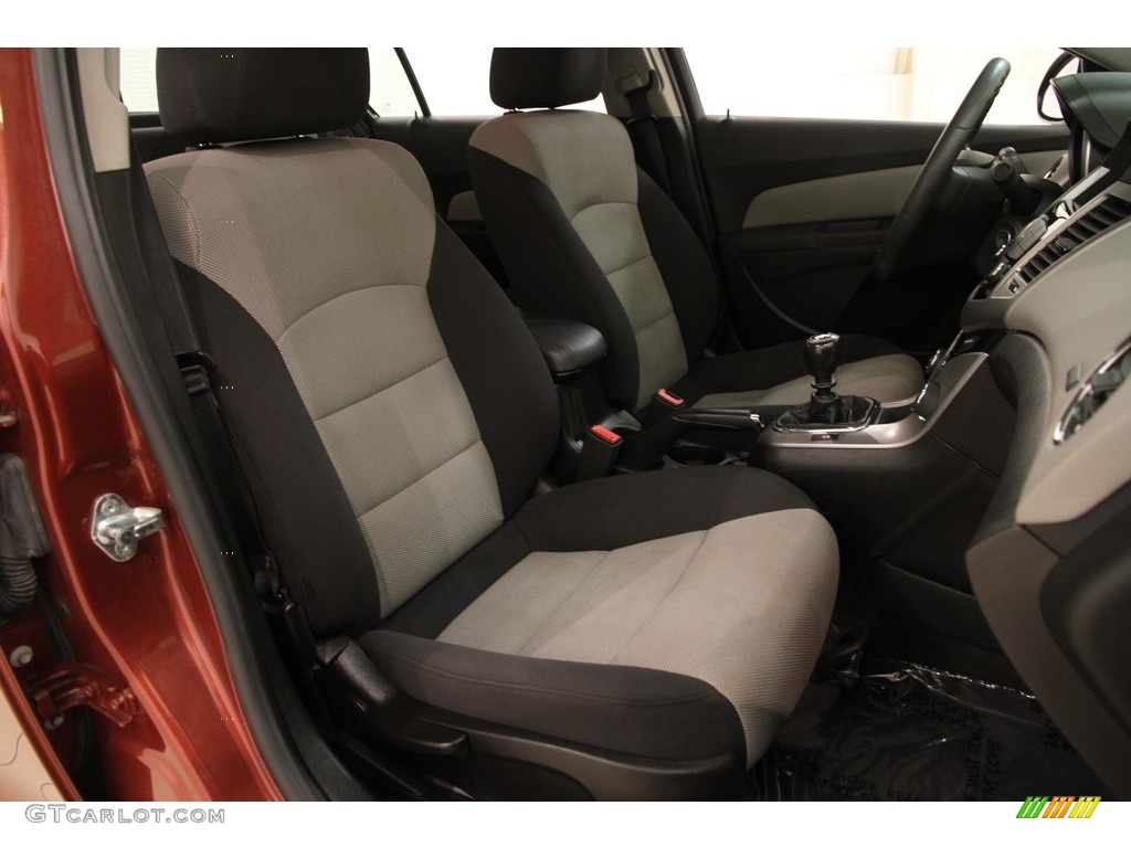 2012 Cruze LS - Autumn Red Metallic / Jet Black/Medium Titanium photo #10