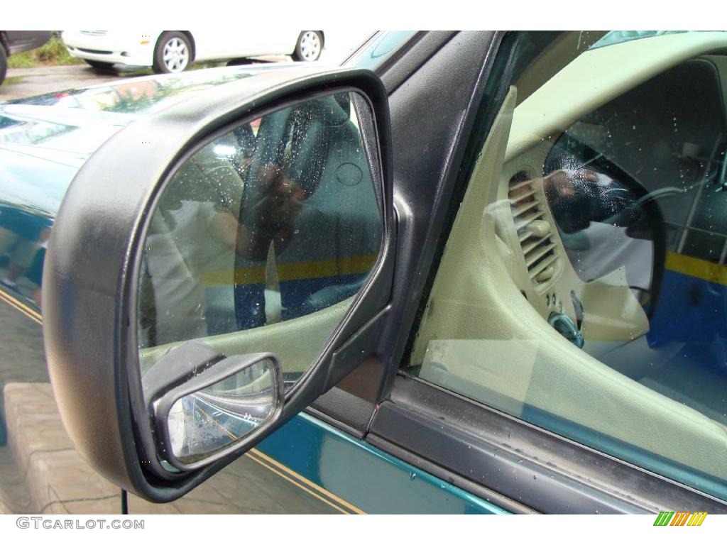 2001 Explorer XLS - Tropic Green Metallic / Medium Prairie Tan photo #23
