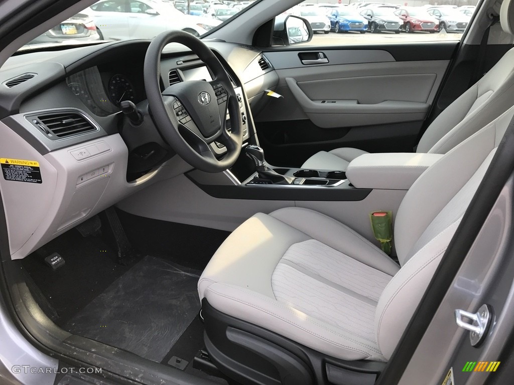 Gray Interior 2017 Hyundai Sonata SE Hybrid Photo #119452596