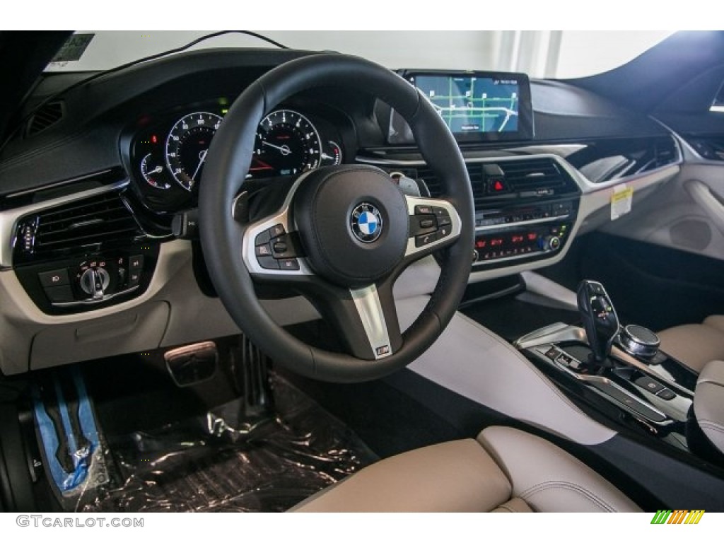 2017 5 Series 530i Sedan - Black Sapphire Metallic / Ivory White photo #6