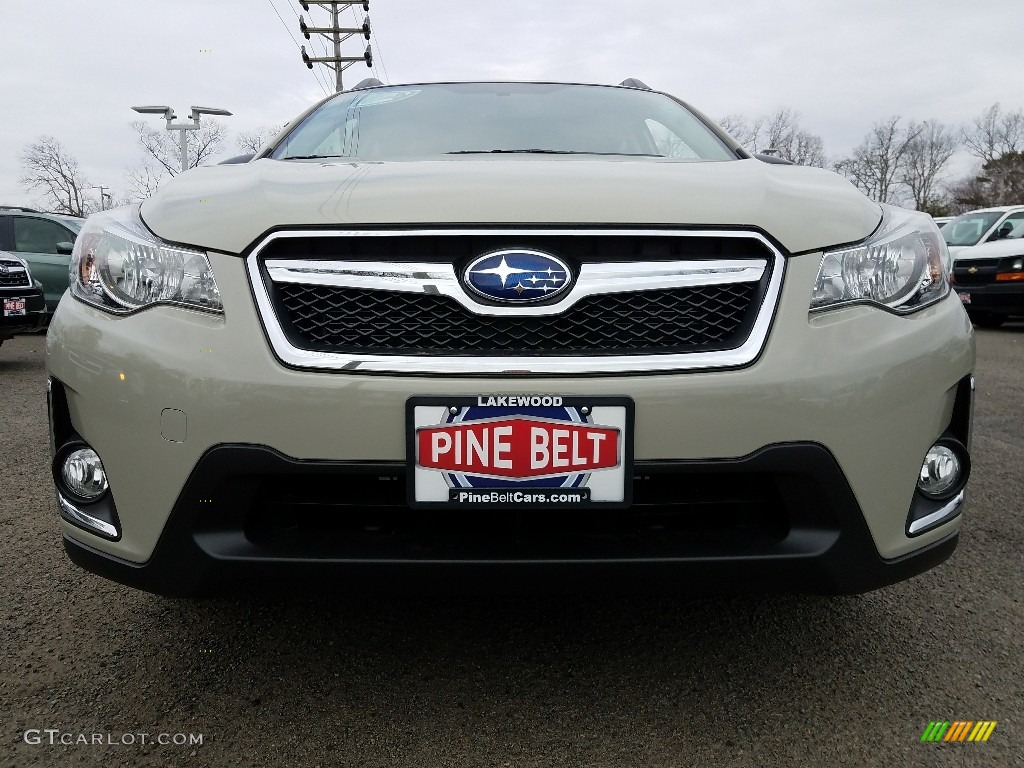 2017 Crosstrek 2.0i - Desert Khaki / Black photo #2
