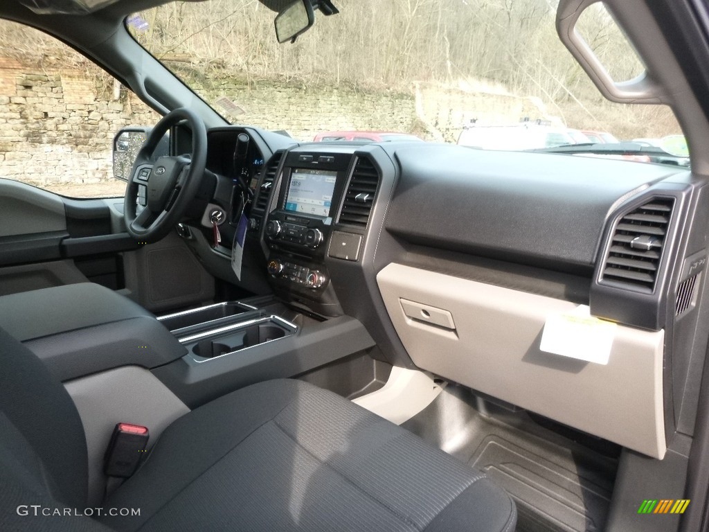 2017 F150 XL SuperCab 4x4 - Magnetic / Black photo #2