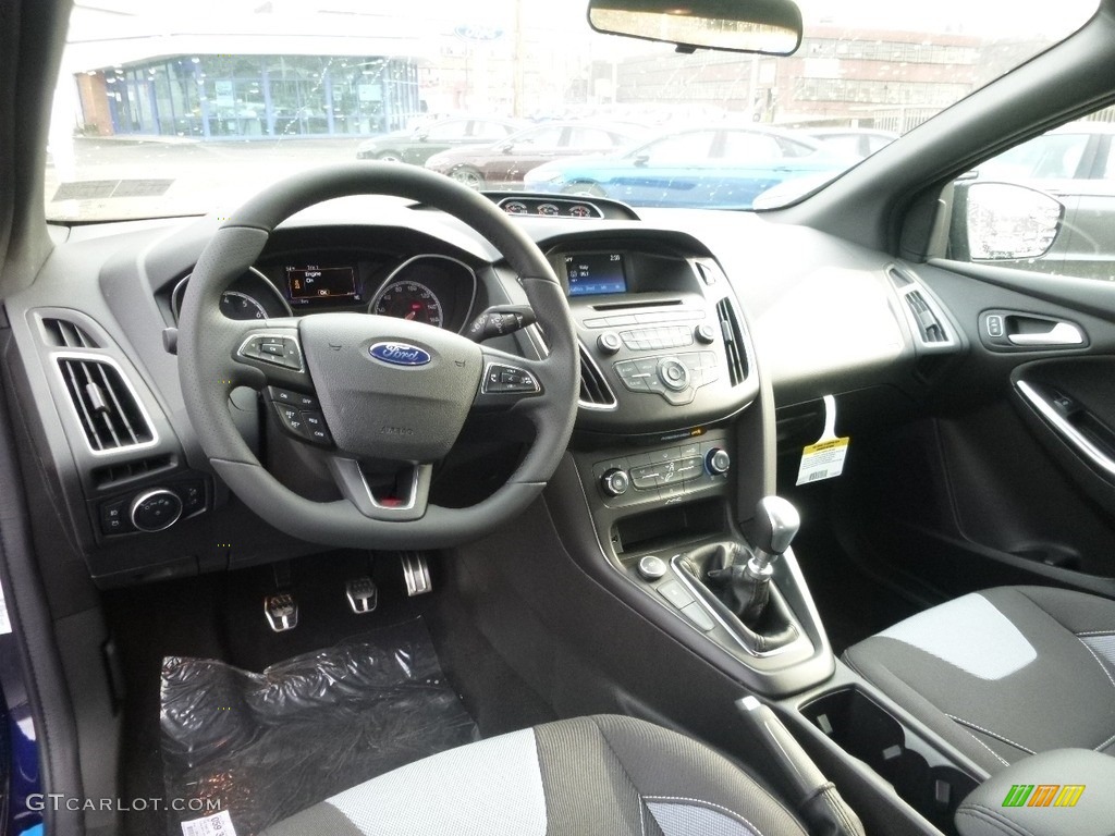 2017 Focus ST Hatch - Kona Blue / Charcoal Black photo #14