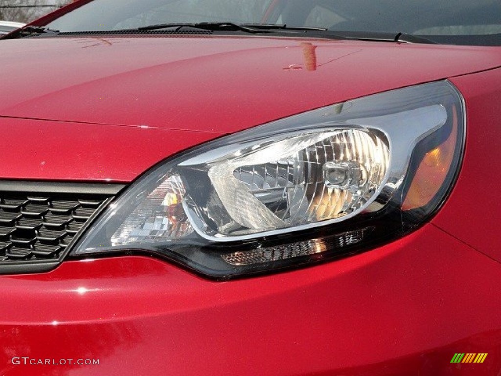 2017 Rio LX Sedan - Signal Red / Black photo #8