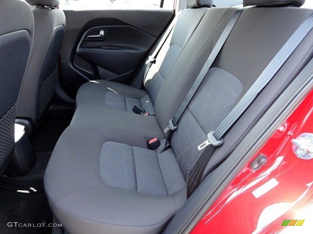 2017 Rio LX Sedan - Signal Red / Black photo #9