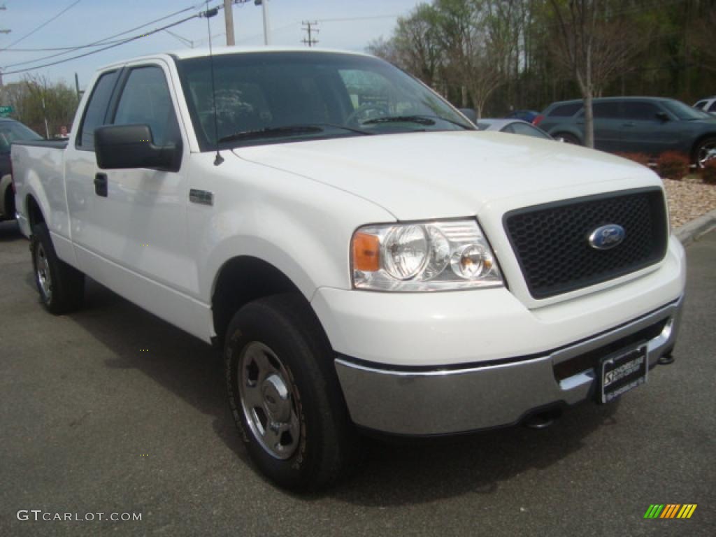 2006 F150 XLT SuperCab 4x4 - Oxford White / Medium Flint photo #7