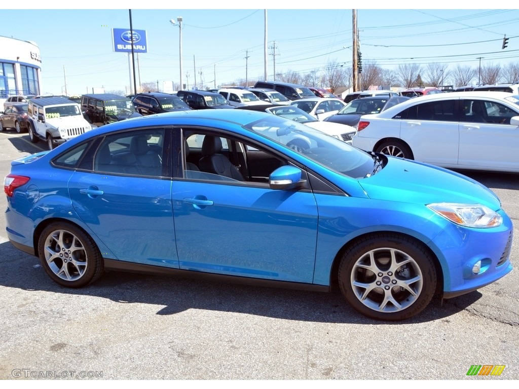 2014 Focus SE Sedan - Performance Blue / Charcoal Black photo #4
