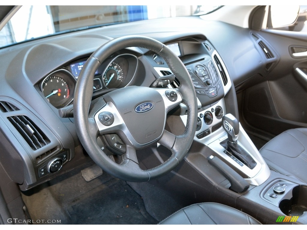 2014 Focus SE Sedan - Performance Blue / Charcoal Black photo #5