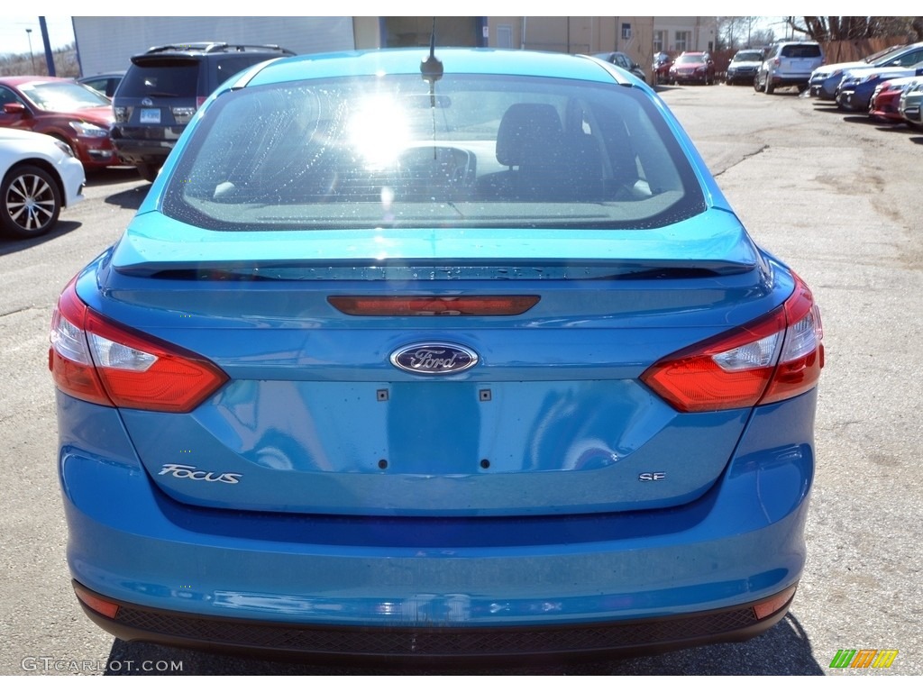 2014 Focus SE Sedan - Performance Blue / Charcoal Black photo #7