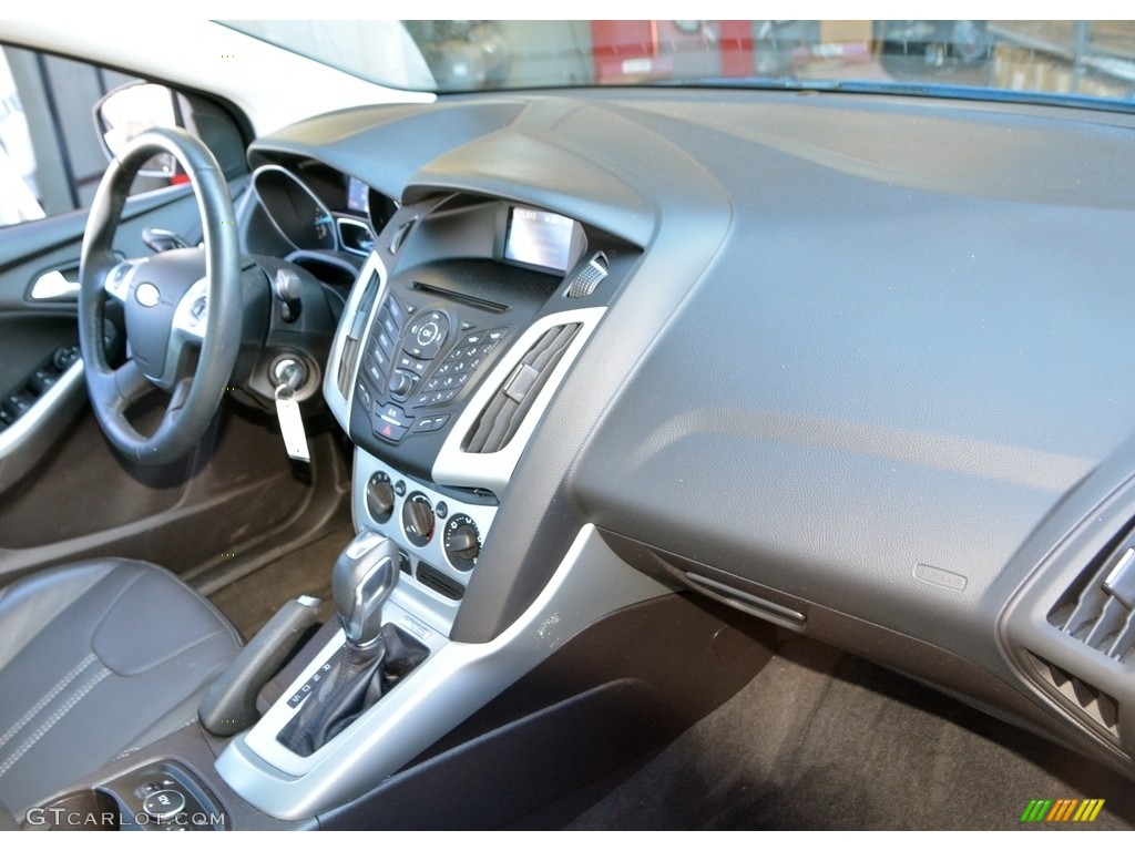 2014 Focus SE Sedan - Performance Blue / Charcoal Black photo #9