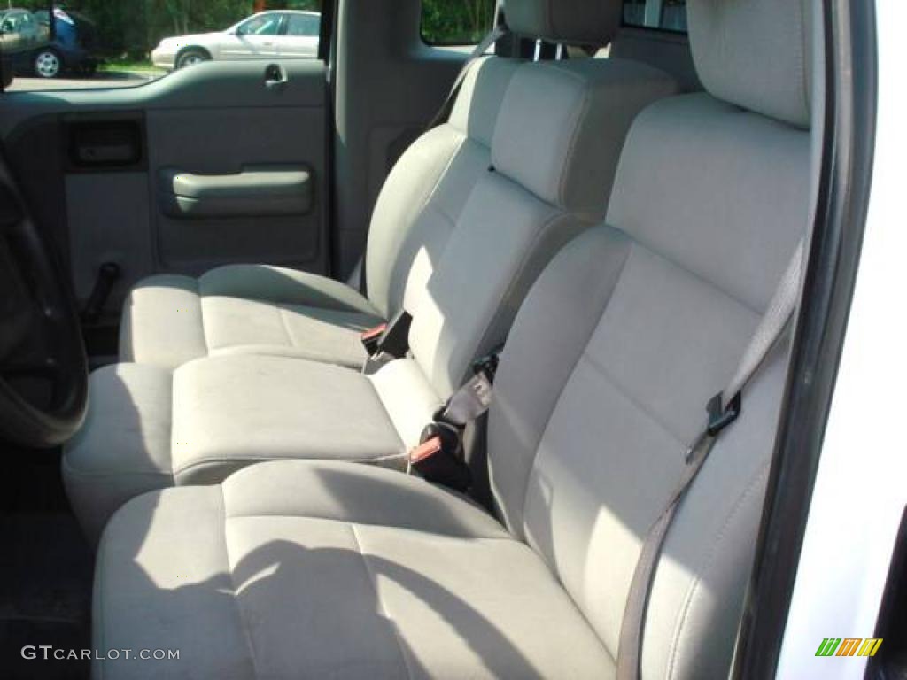 2006 F150 STX Regular Cab - Oxford White / Medium Flint photo #9