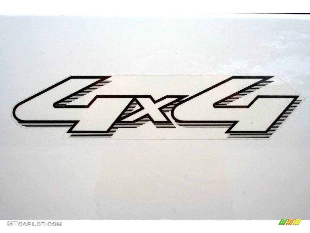 2005 F150 XL SuperCab 4x4 - Oxford White / Medium Flint Grey photo #42