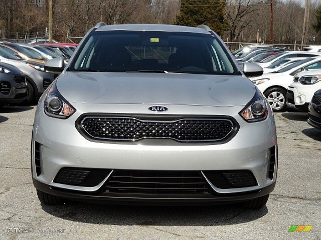 2017 Niro LX Hybrid - Silky Silver / Charcoal photo #2