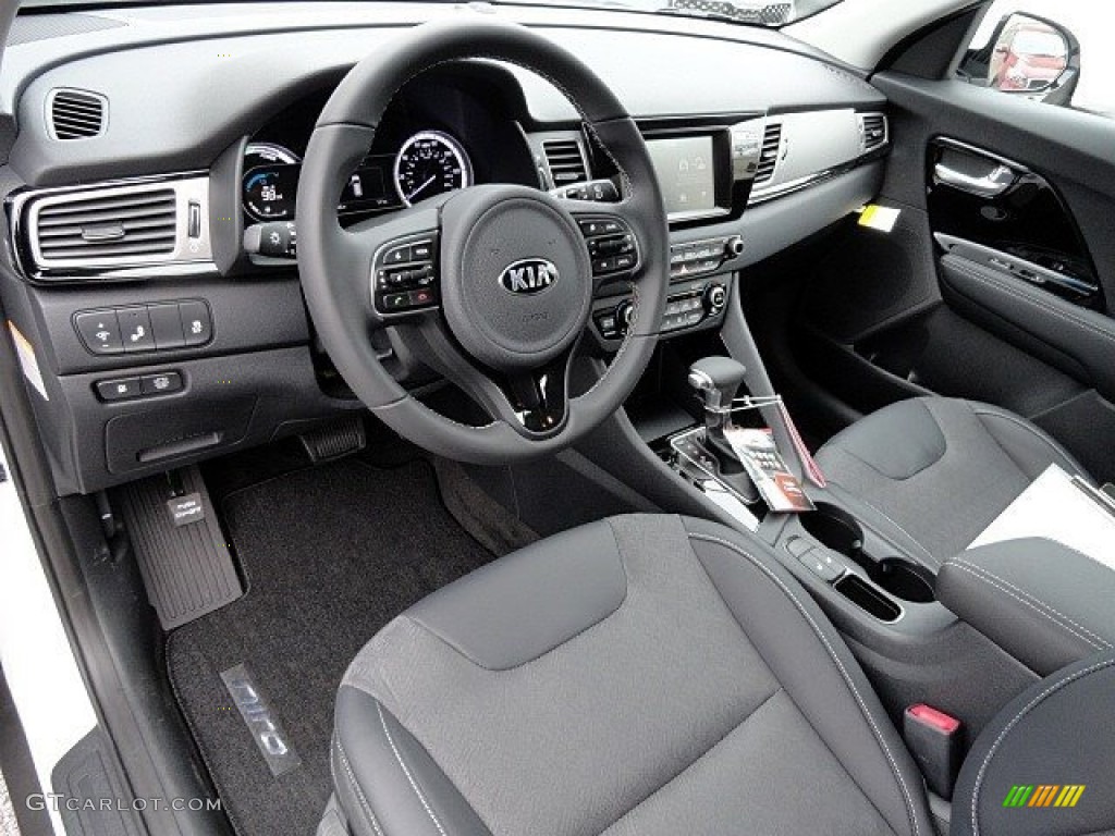 Charcoal Interior 2017 Kia Niro EX Hybrid Photo #119476850