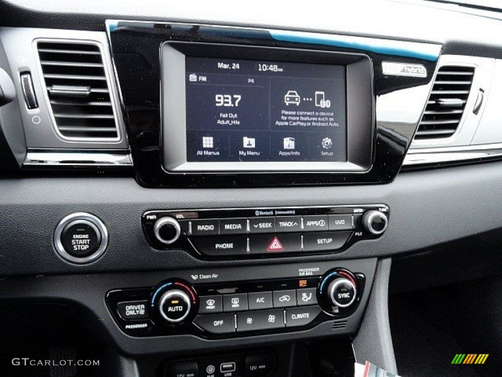 2017 Kia Niro EX Hybrid Controls Photo #119476884