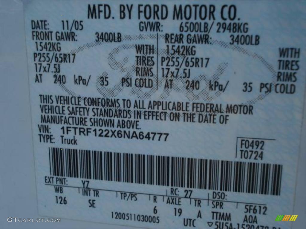 2006 F150 STX Regular Cab - Oxford White / Medium Flint photo #21