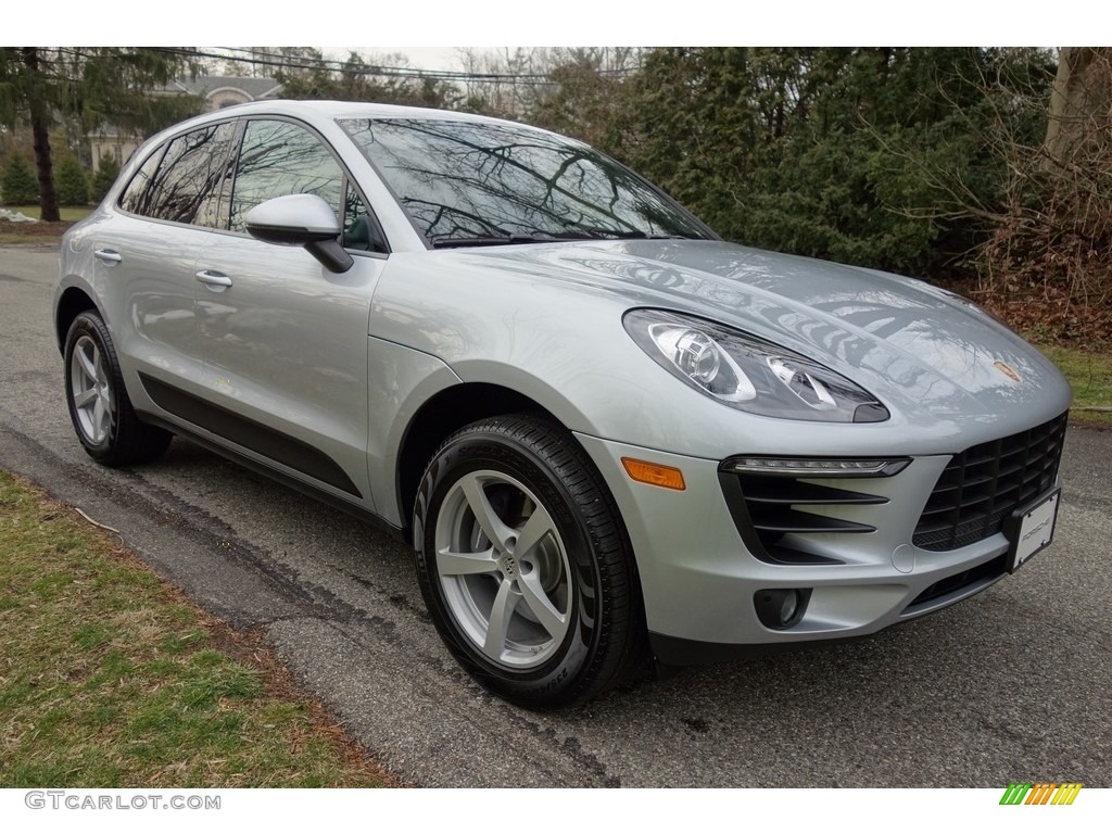 Rhodium Silver Metallic 2017 Porsche Macan Standard Macan Model Exterior Photo #119485737