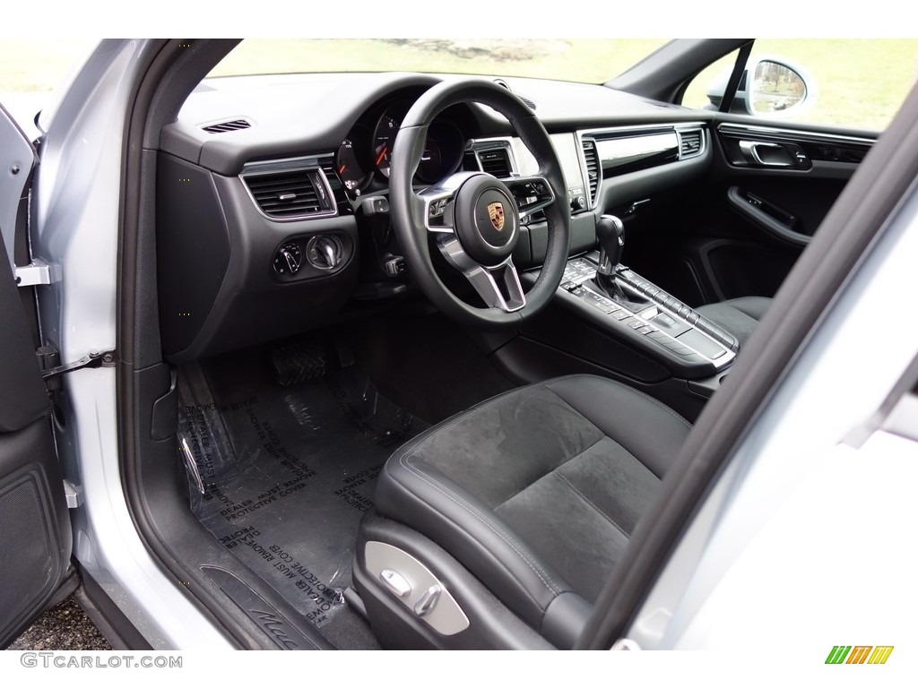 Black Interior 2017 Porsche Macan Standard Macan Model Photo #119485788