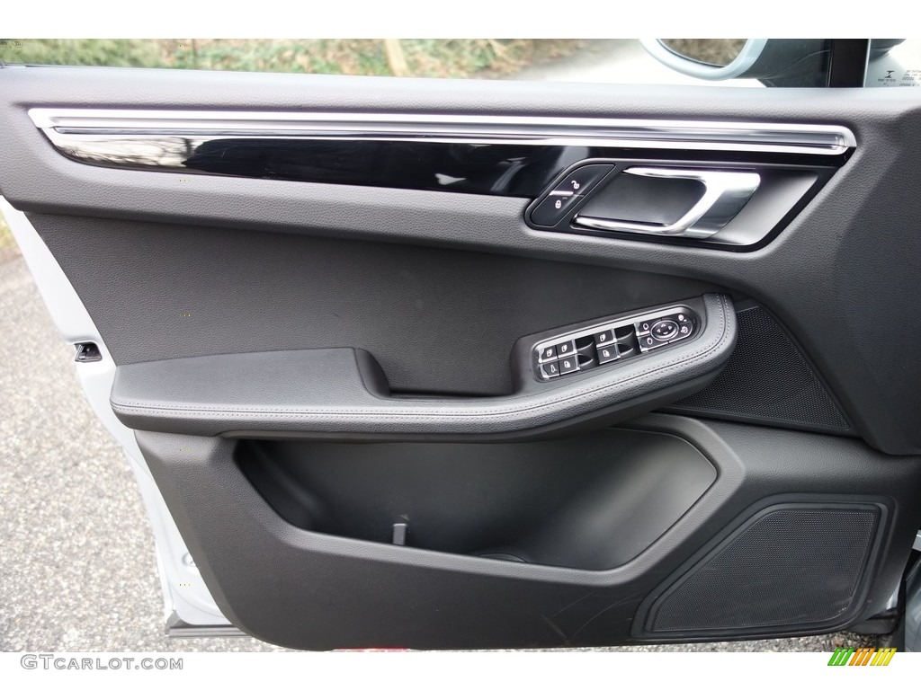 2017 Porsche Macan Standard Macan Model Black Door Panel Photo #119485815