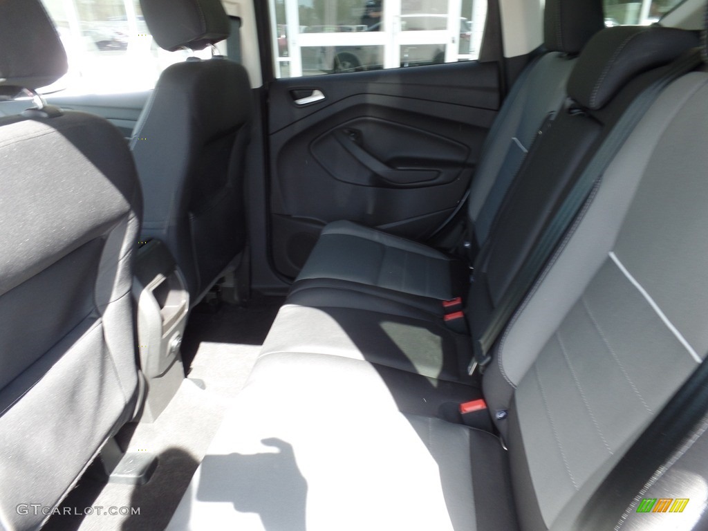 2015 Escape SE - Ingot Silver Metallic / Charcoal Black photo #12