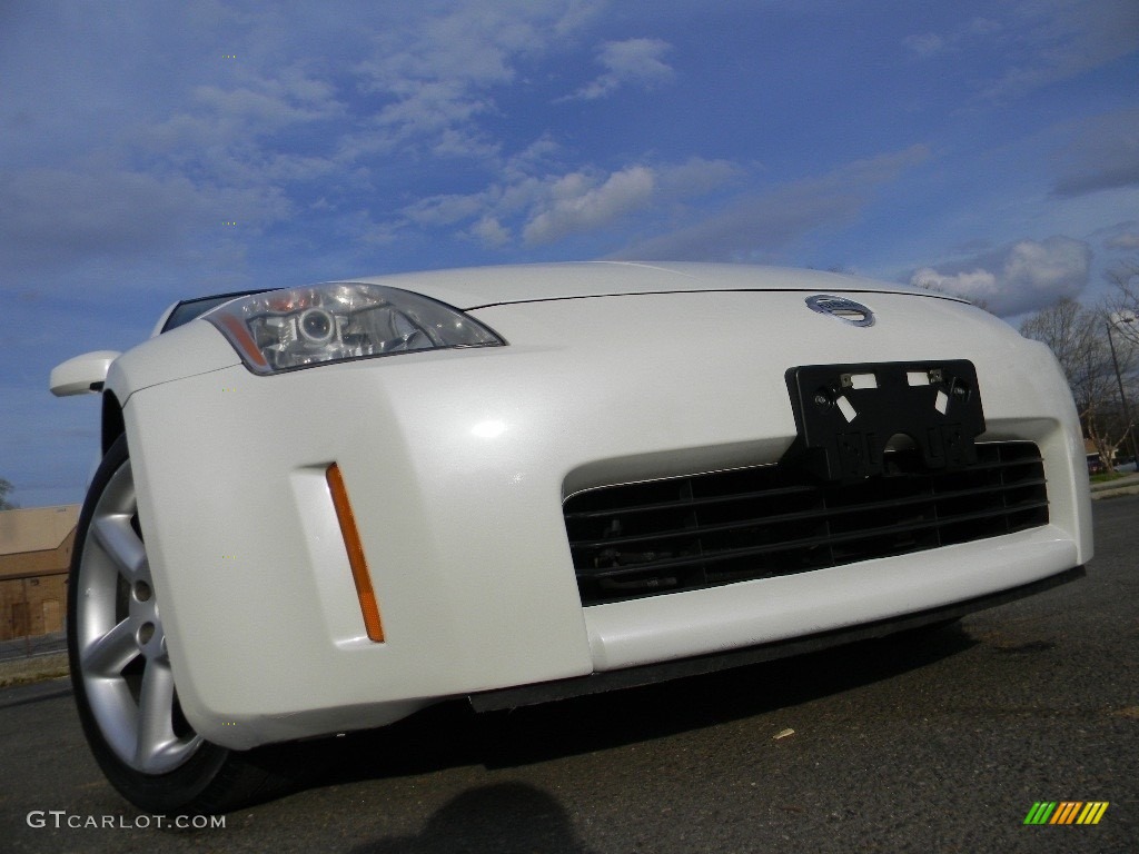 2004 350Z Performance Coupe - Pikes Peak White Pearl / Carbon Black photo #1