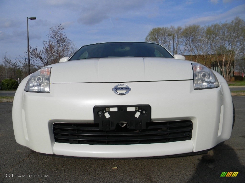 2004 350Z Performance Coupe - Pikes Peak White Pearl / Carbon Black photo #4