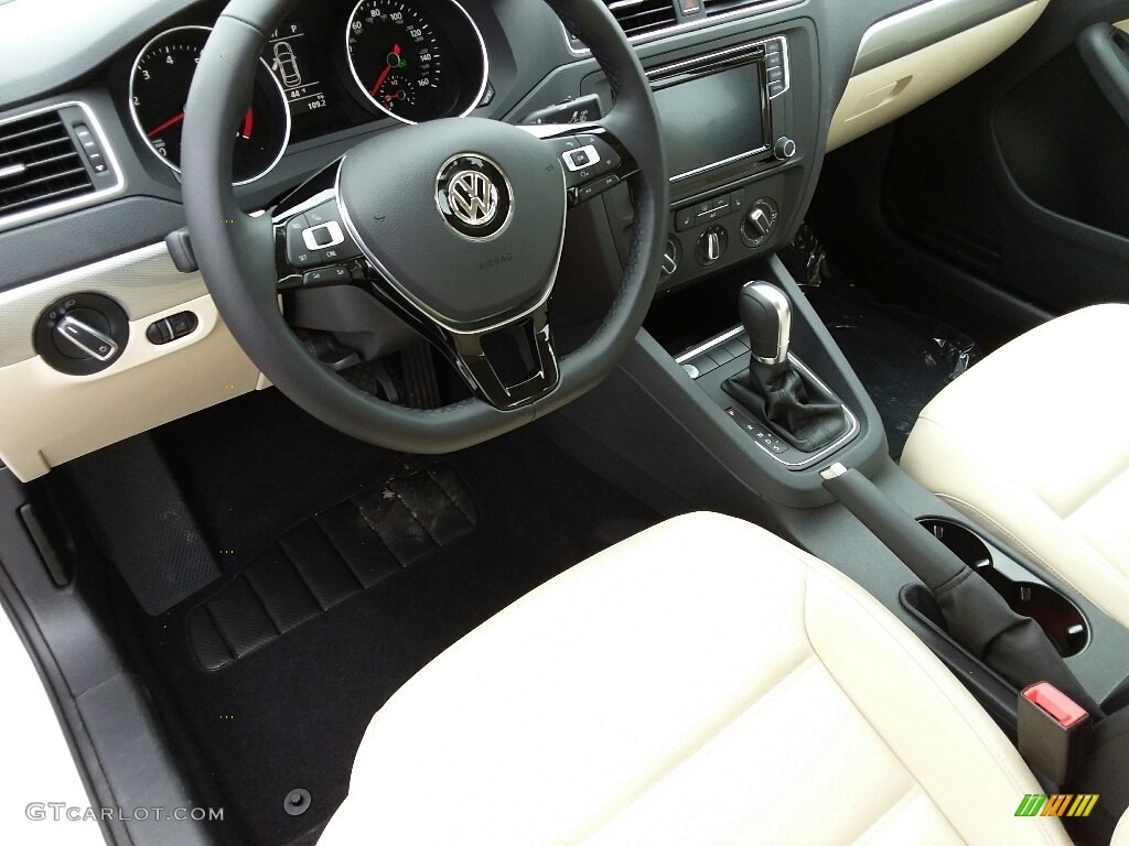 Cornsilk Beige Interior 2017 Volkswagen Jetta SE Photo #119504842