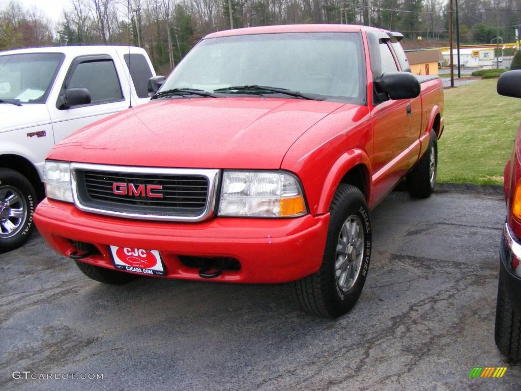 2003 Sonoma SLS Extended Cab 4x4 - Fire Red / Graphite photo #11