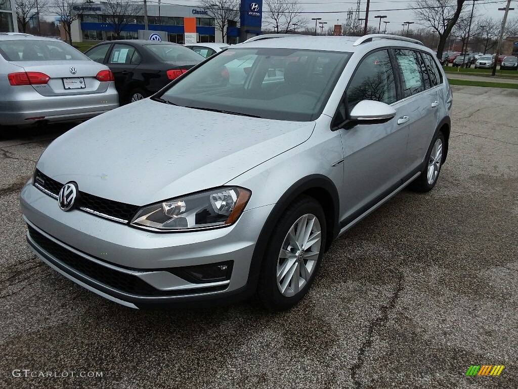 2017 Golf Alltrack S 4Motion - Reflex Silver Metallic / Titan Black photo #1