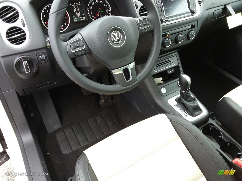 2017 Volkswagen Tiguan Wolfsburg 4MOTION Front Seat Photo #119514064