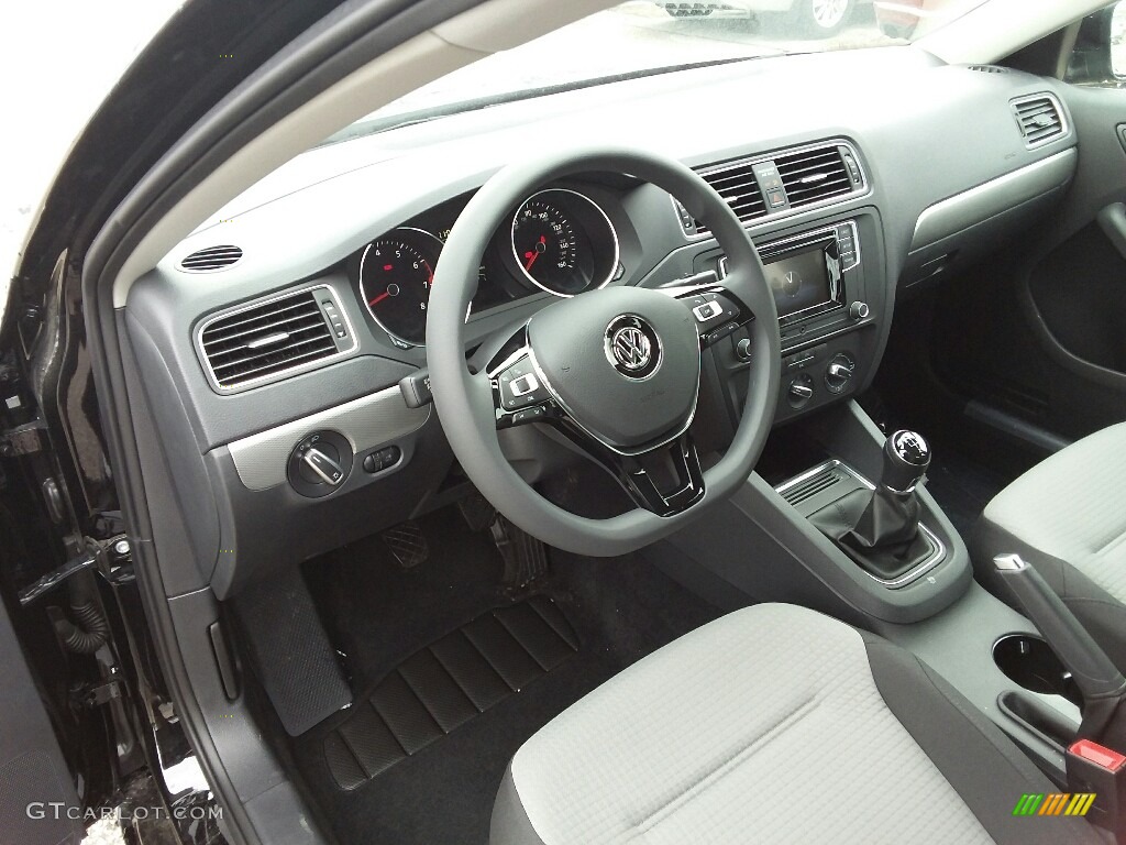Black/Palladium Gray Interior 2017 Volkswagen Jetta S Photo #119514391